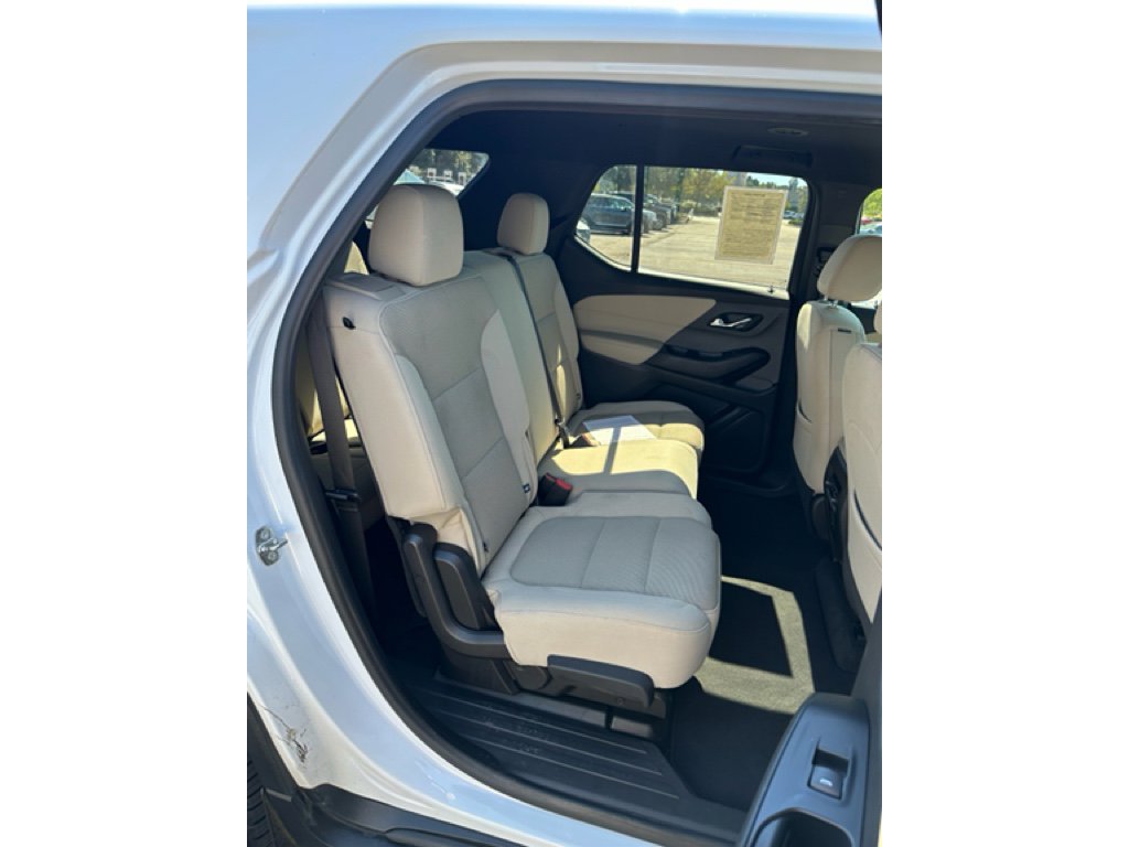 Used 2022 Chevrolet Traverse LS image 24