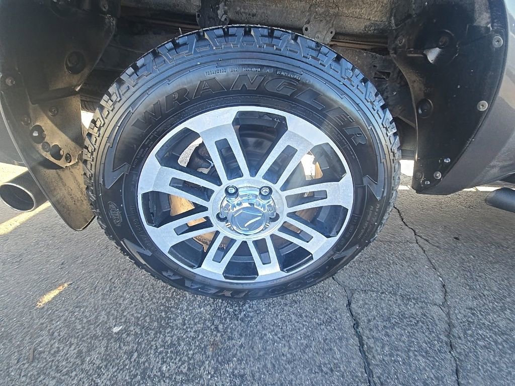 Used 2012 Toyota Tundra 4x4 CrewMax w/ Tow Pkg image 11