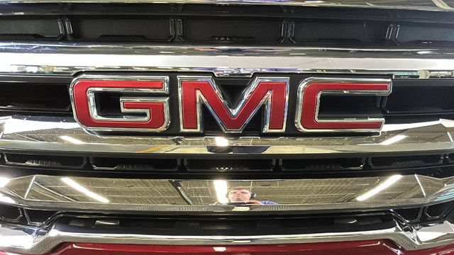 Used 2019 GMC Sierra 1500 SLE w/ SLE Value Package AWD/4WD image 8
