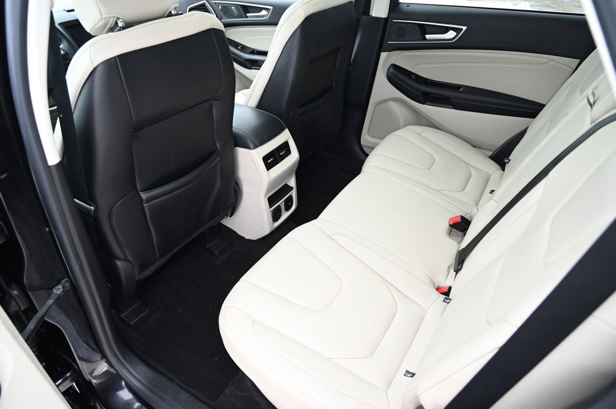 Used 2019 Ford Edge Titanium w/ Cold Weather Package image 36