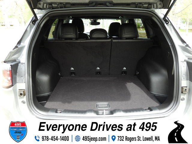Used 2023 Jeep Compass Latitude AWD/4WD image 12