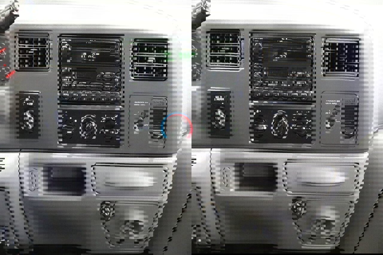 Used 2003 Ford F250 XLT image 88