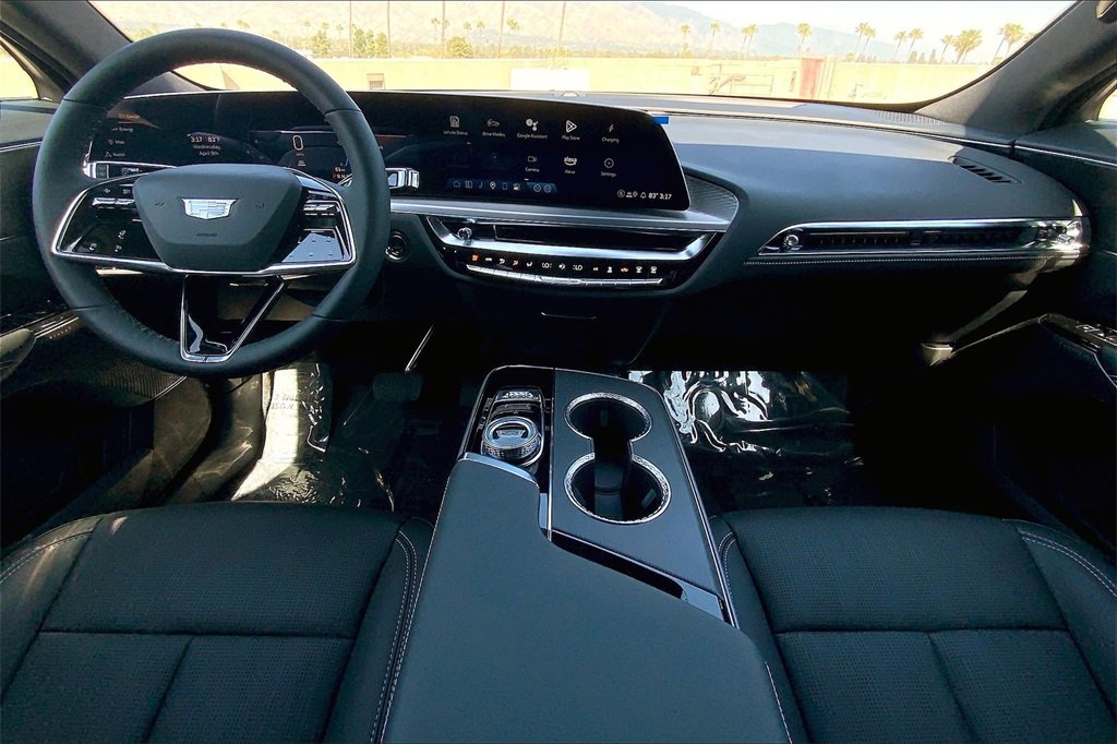 New 2025 Cadillac Lyriq Luxury image 7