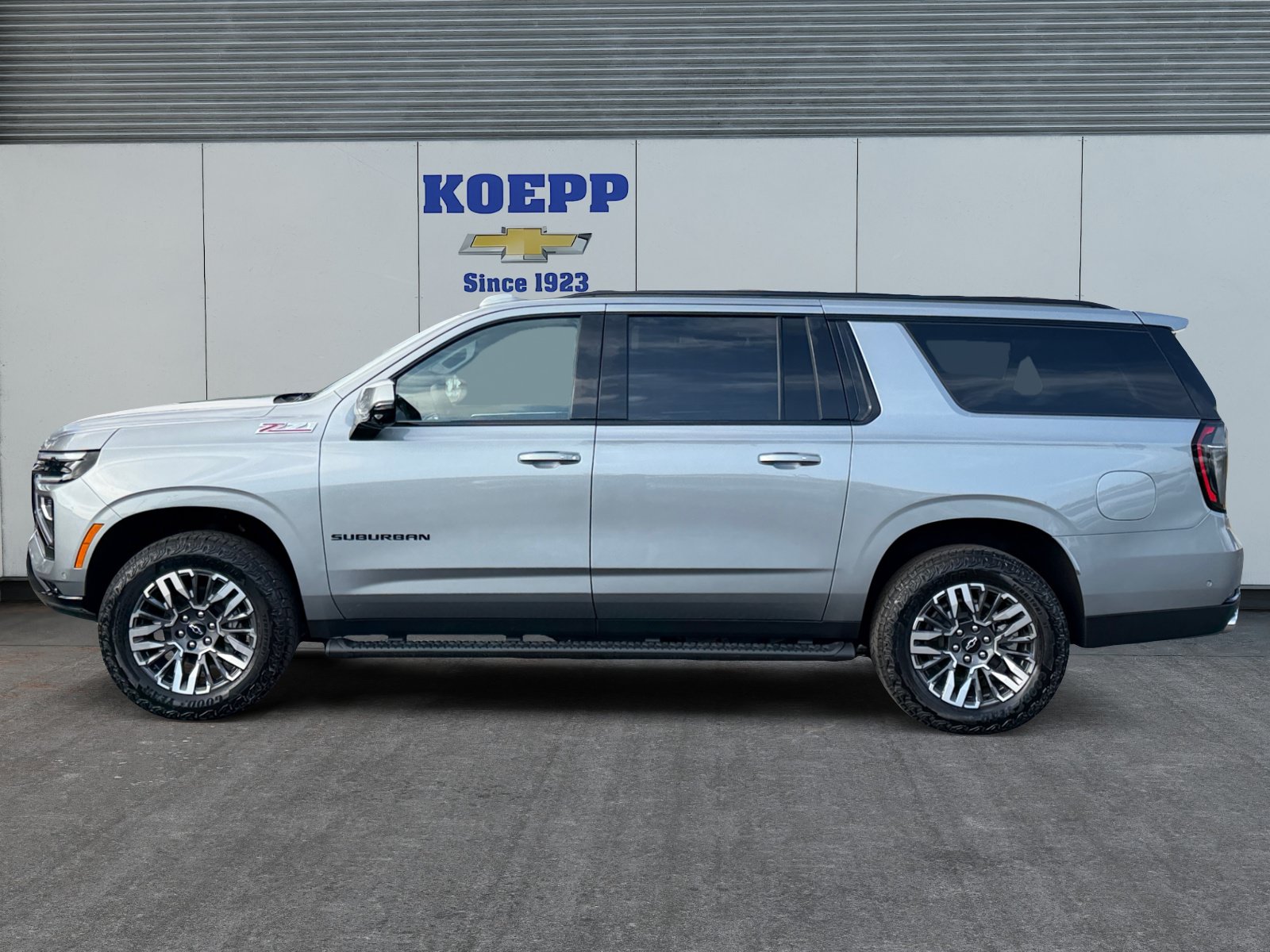 New 2026 Chevrolet Suburban Z71 w/ Comfort Package AWD/4WD image 2