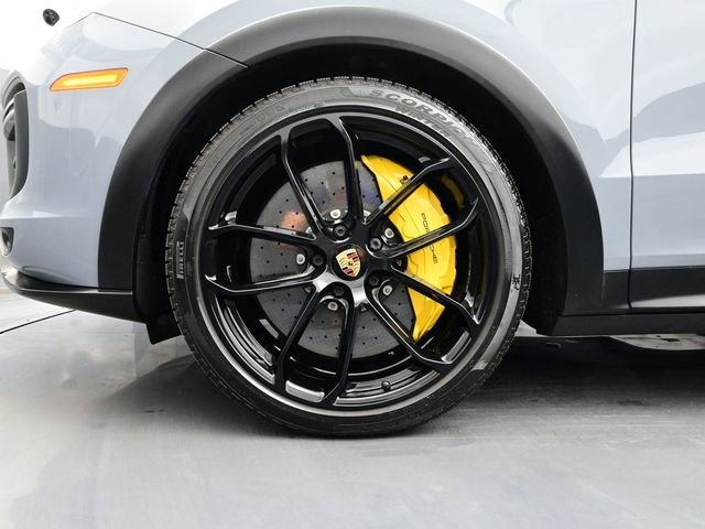 Certified 2022 Porsche Cayenne Turbo GT image 6