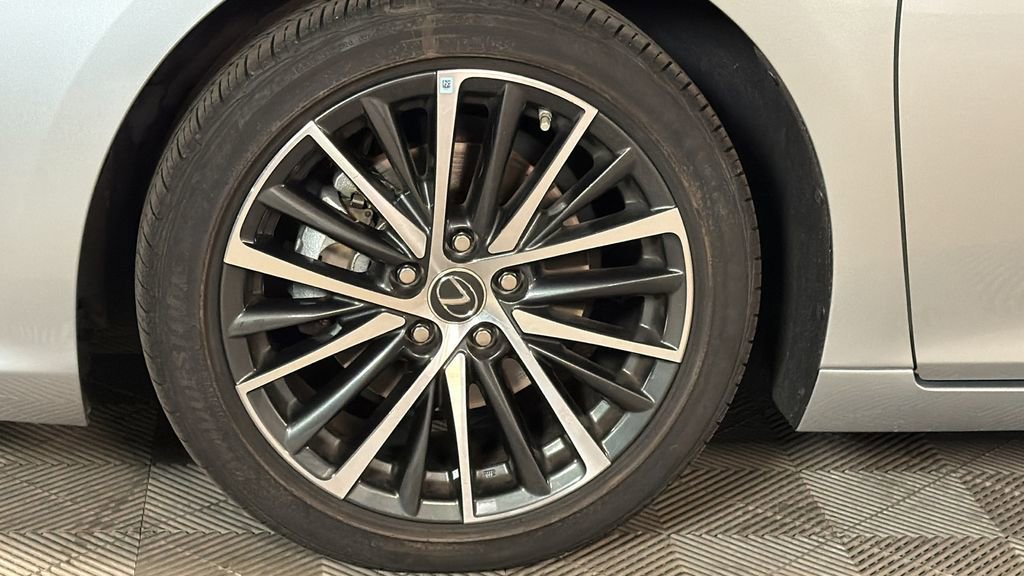 Certified 2023 Lexus ES 350 w/ Premium Package image 5