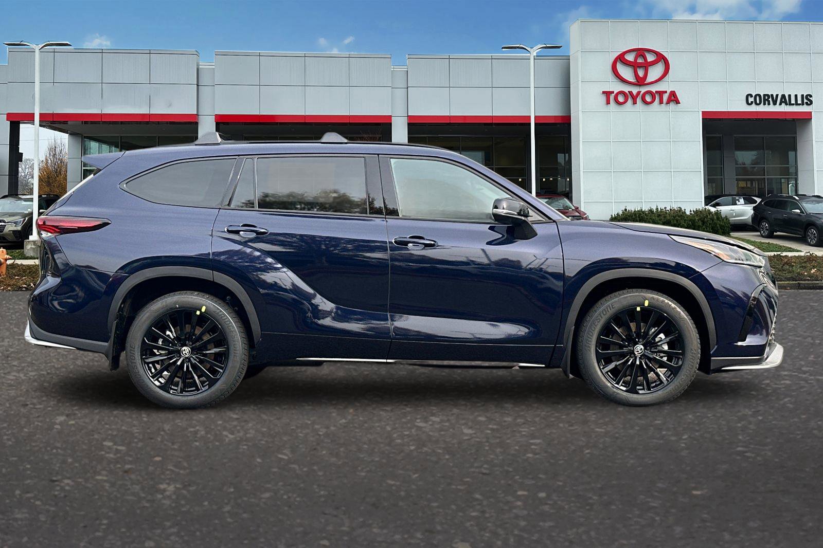 New 2026 Toyota Highlander XSE image 4