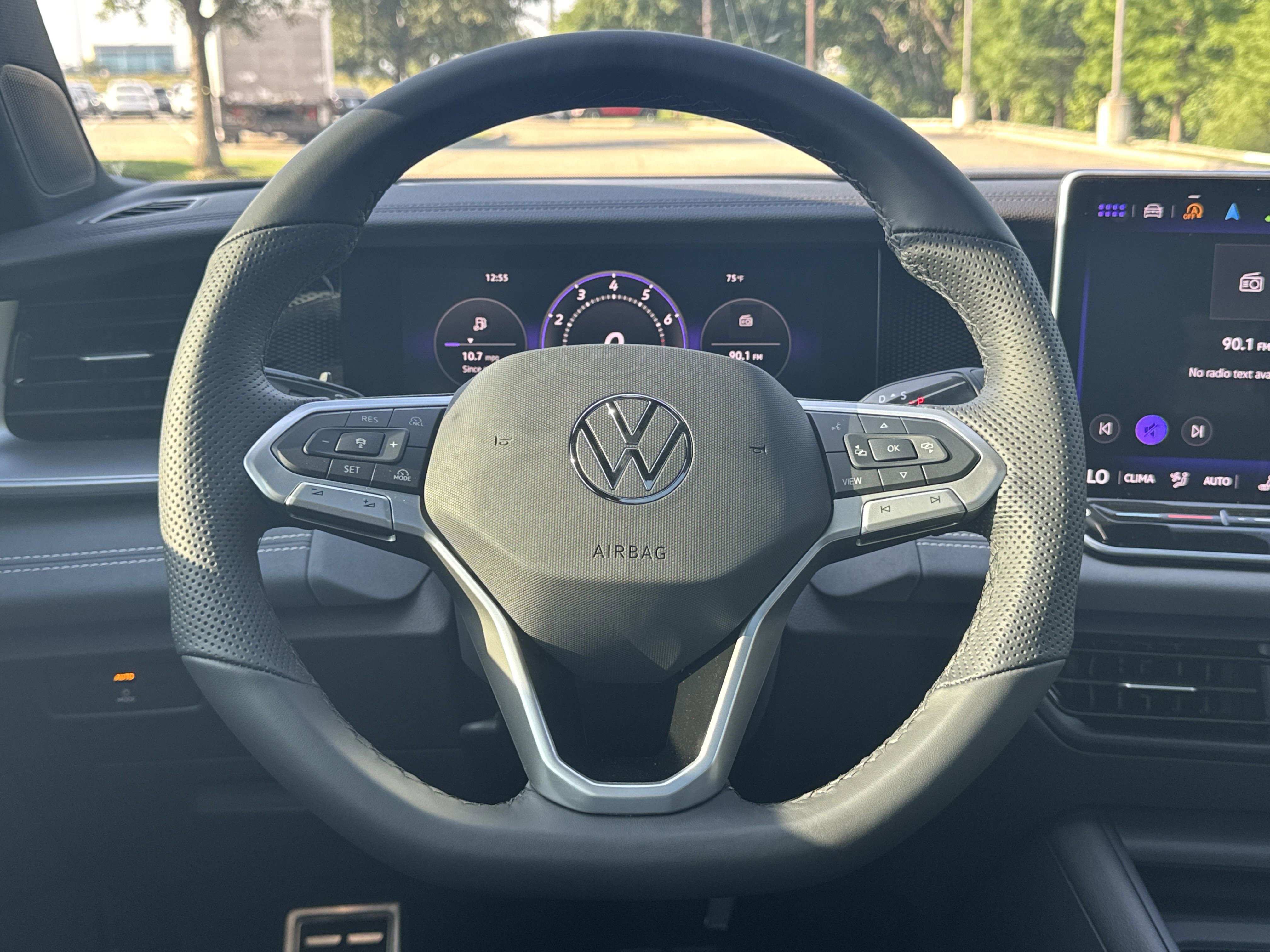 Certified 2026 Volkswagen Tiguan SE R-Line FWD image 40