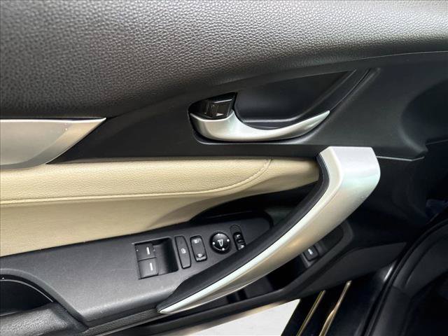 Used 2017 Honda Civic Touring image 12