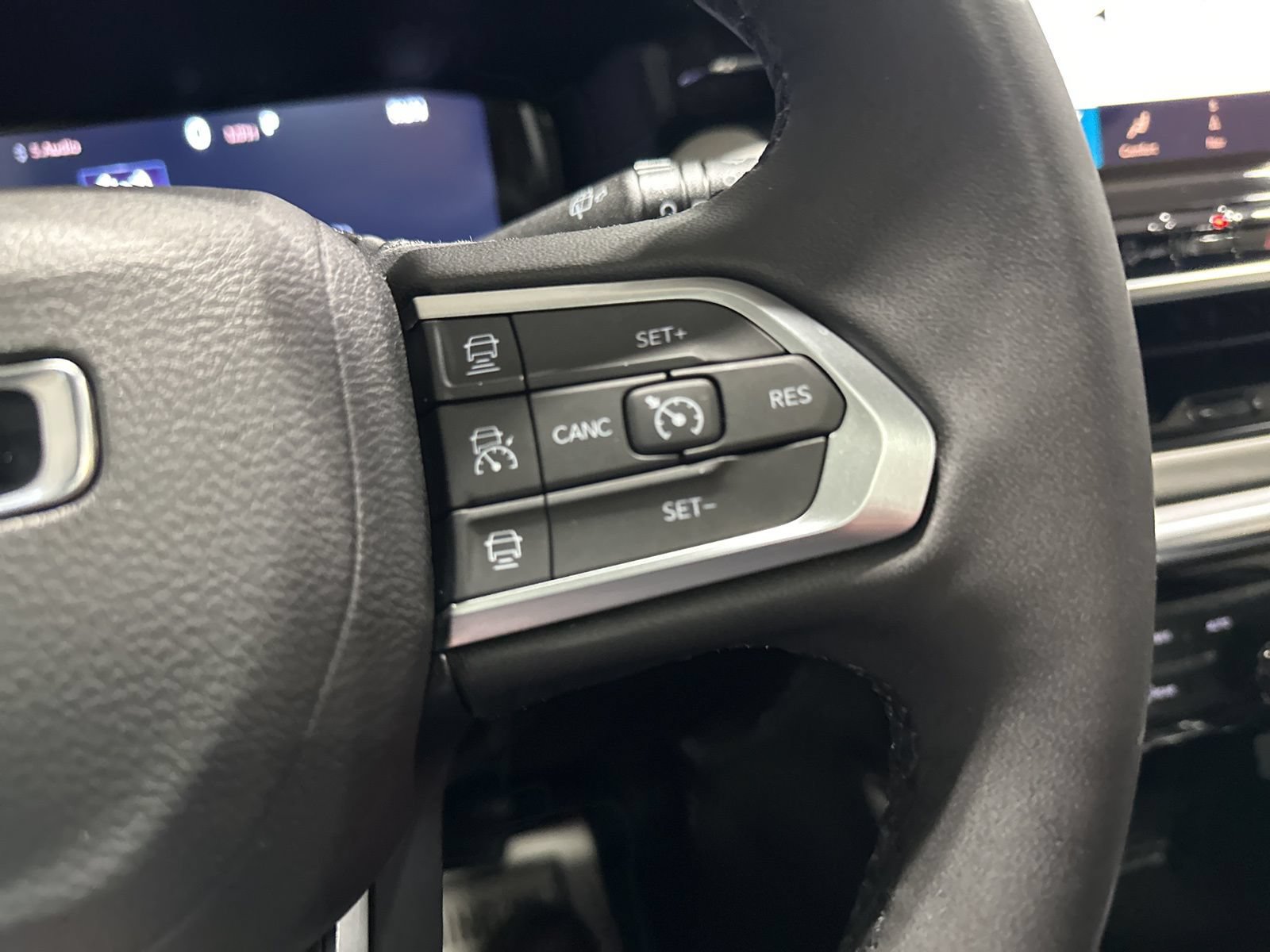 Used 2024 Jeep Compass Limited w/ Elite Group AWD/4WD image 40