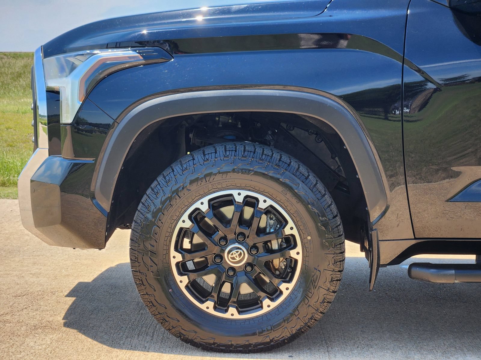 Used 2022 Toyota Tundra SR5 w/ TRD Off-Road Package AWD/4WD image 13