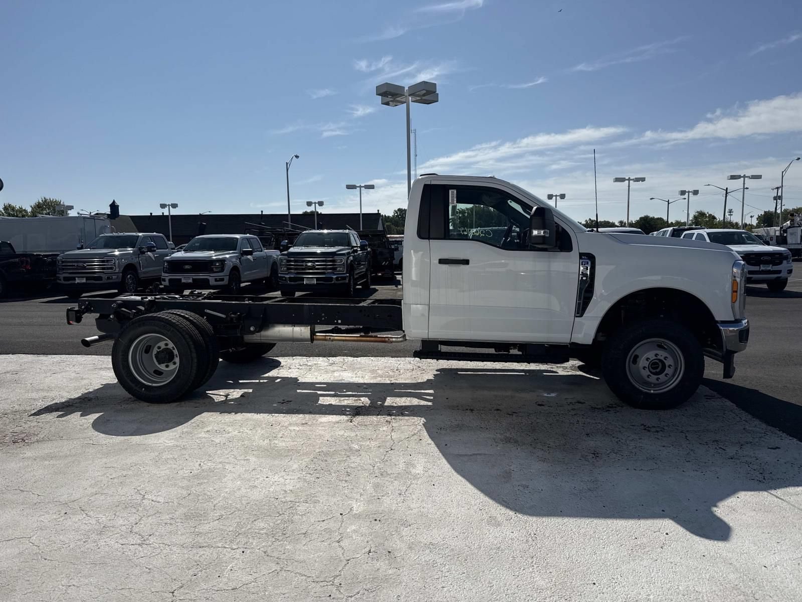 New 2026 Ford F350 XL w/ XL Chrome Package AWD/4WD image 2