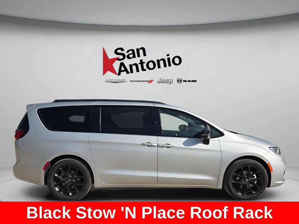 New 2026 Chrysler Pacifica Select w/ S Appearance Package FWD image 9