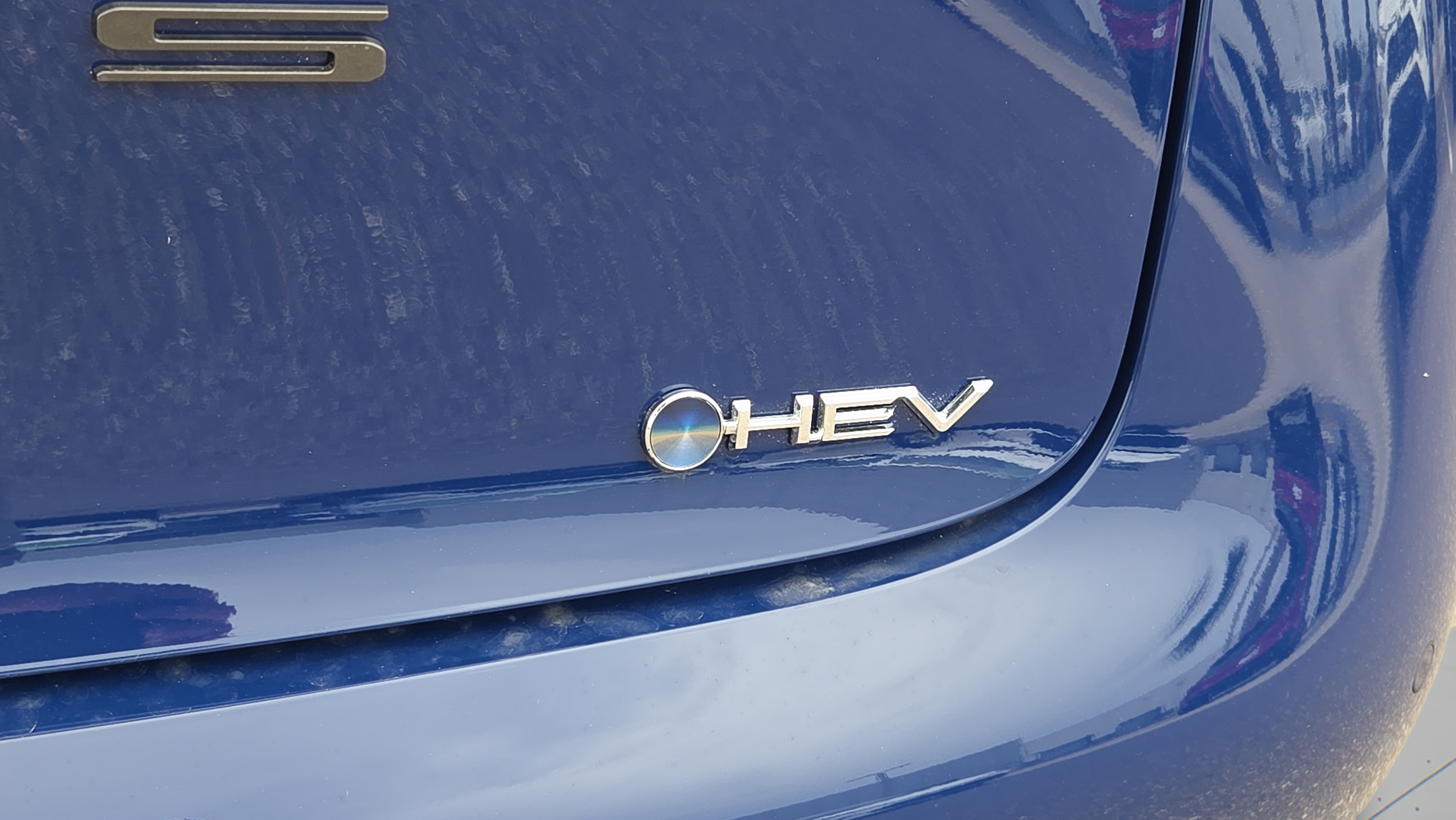 Certified 2025 Toyota Prius LE FWD image 31