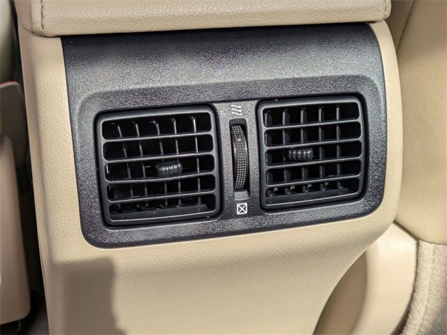 Used 2012 Toyota Camry XLE w/ Leather Pkg image 26