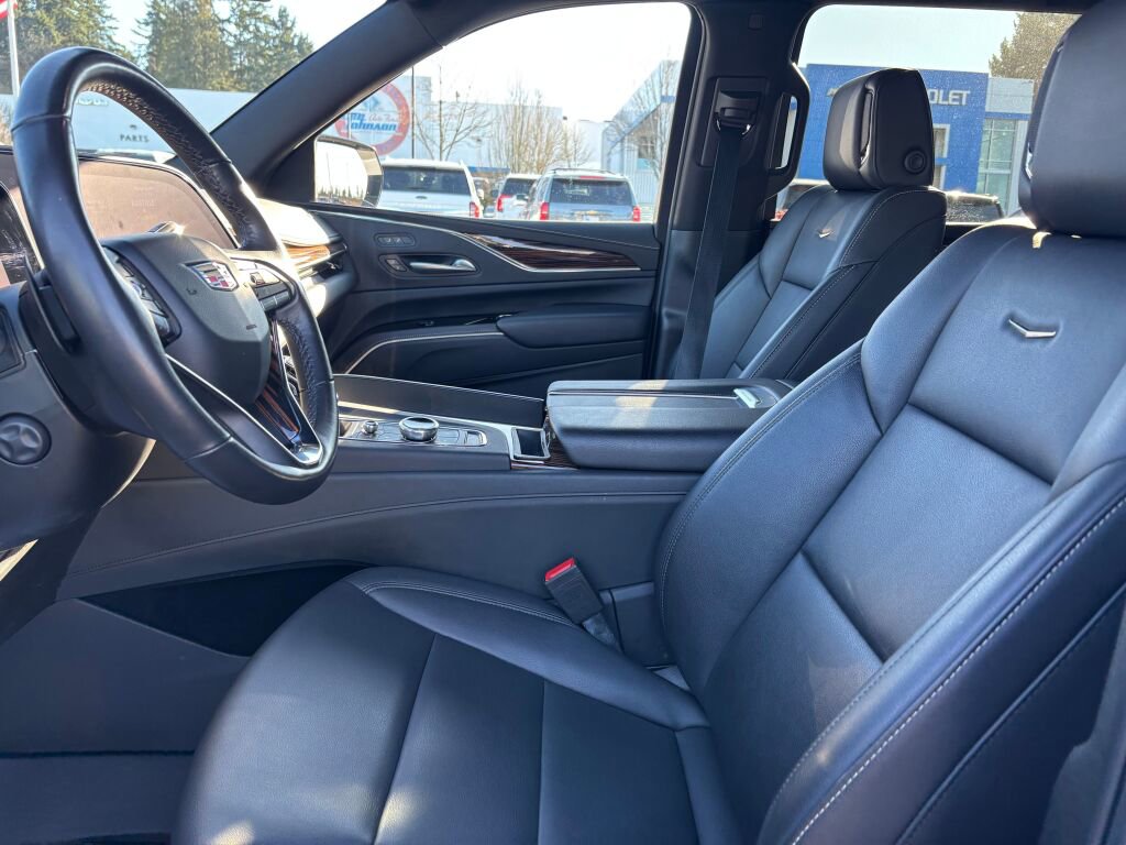 Used 2024 Cadillac Escalade ESV Luxury image 17