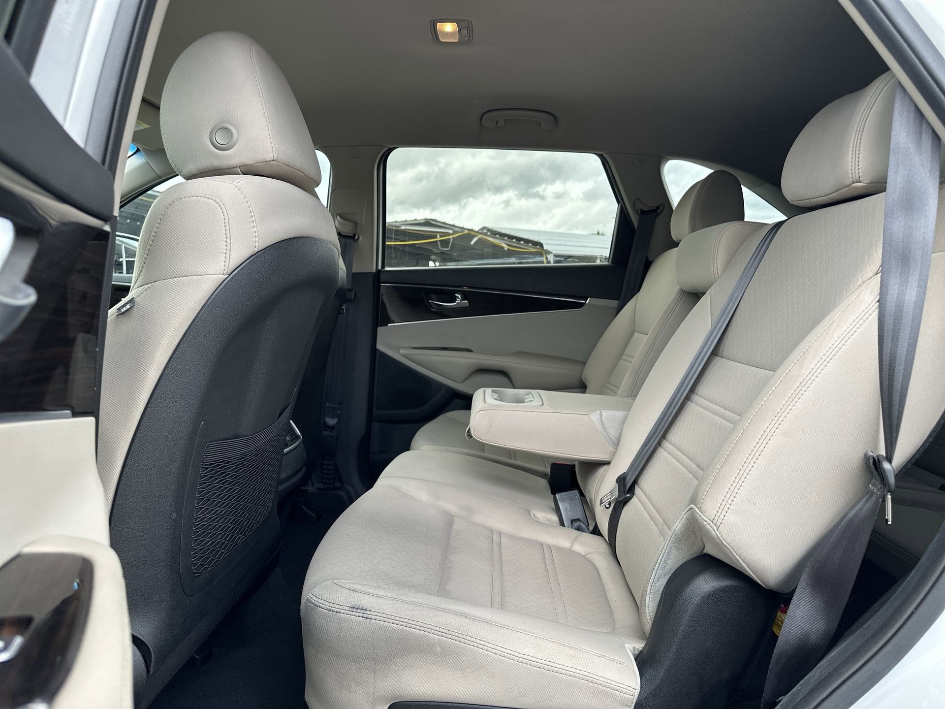 Used 2020 Kia Sorento LX image 23