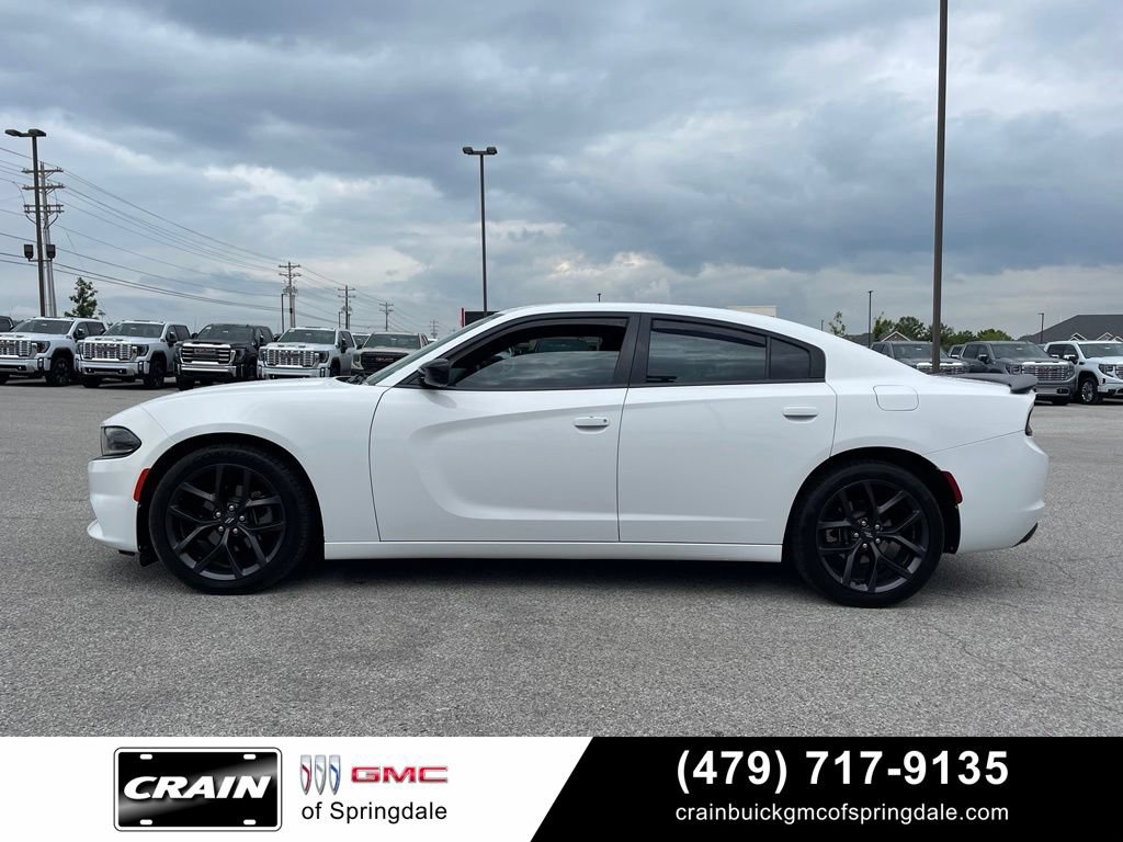 Used 2021 Dodge Charger SXT w/ Blacktop Package RWD image 4