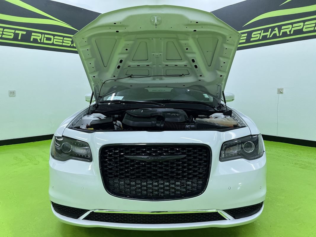 Used 2023 Chrysler 300 Touring L AWD/4WD image 4