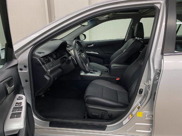 Used 2013 Toyota Camry XLE image 9