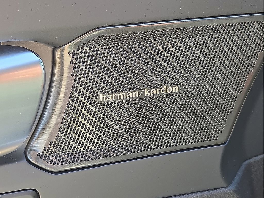 New 2026 Volvo XC40 B5 Ultra w/ Protection Package Premier AWD/4WD image 23