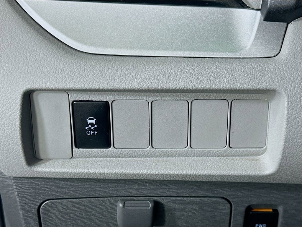 Used 2017 Toyota Sienna LE image 21