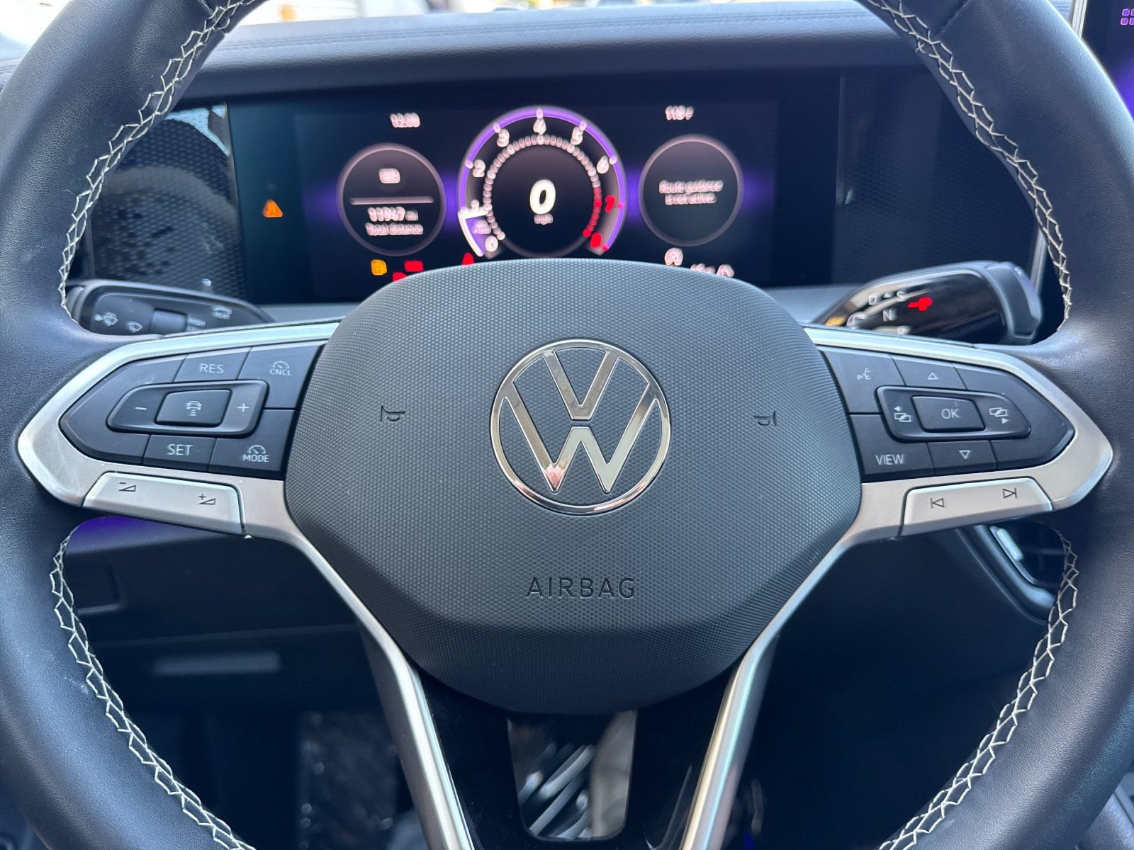 Used 2025 Volkswagen Tiguan SE AWD/4WD image 27