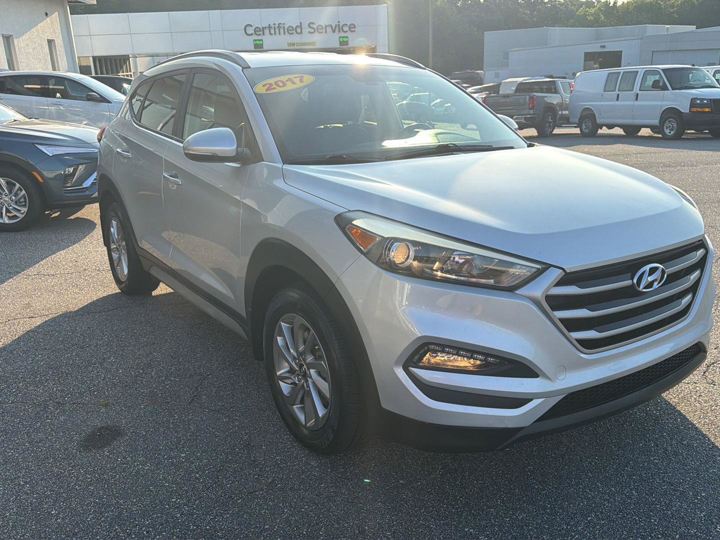Used 2017 Hyundai Tucson SE Plus AWD/4WD image 3