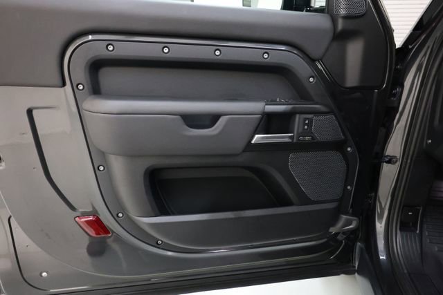 Used 2023 Land Rover Defender 90 V8 image 78