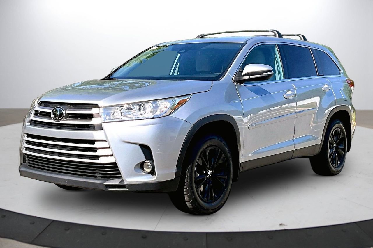 Used 2019 Toyota Highlander LE w/ Protection Package #3 image 4