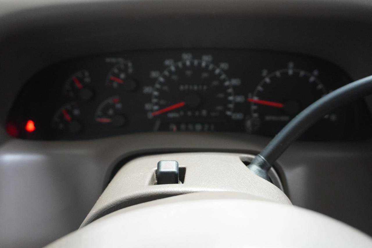 Used 1999 Ford F350 XL image 9