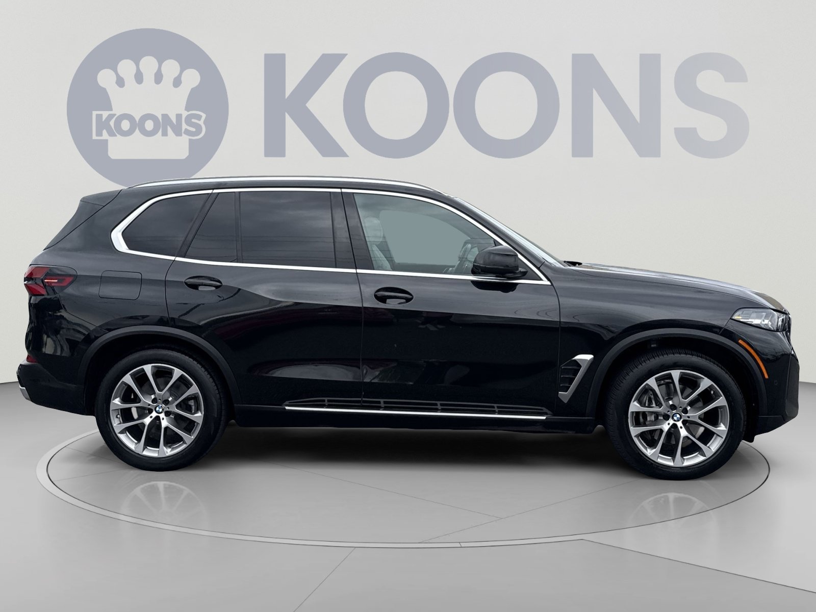Used 2024 BMW X5 xDrive40i w/ Parking Assistance Package AWD/4WD image 8