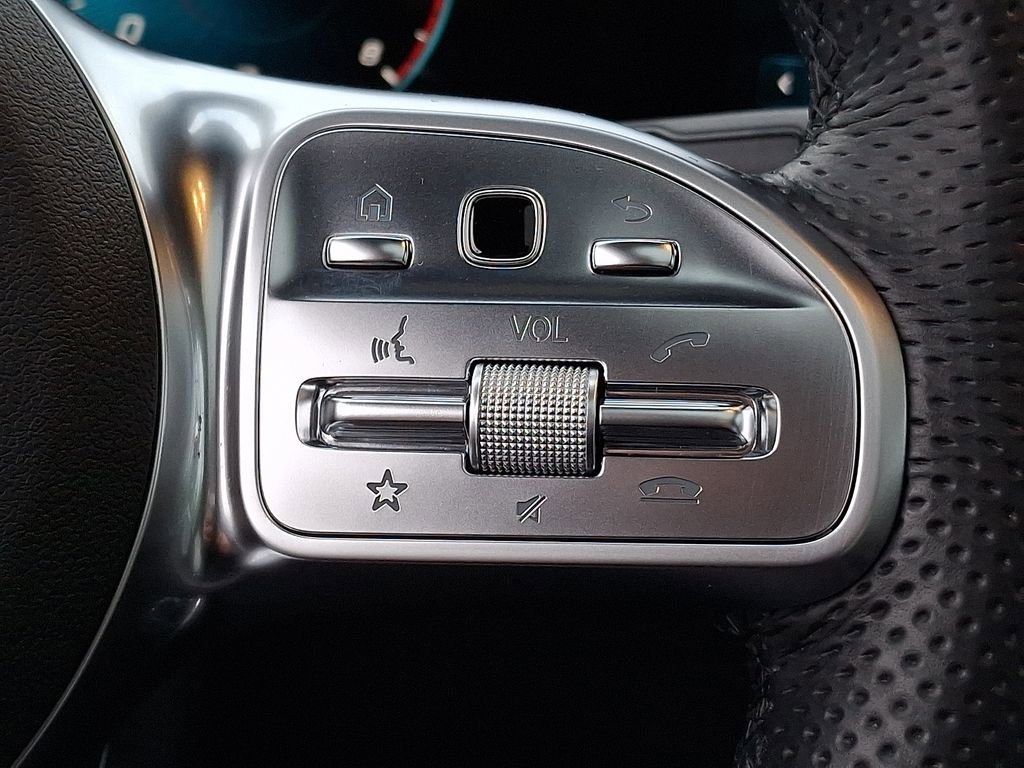 Used 2022 Mercedes-Benz GLB 250 4MATIC w/ AMG Line image 19