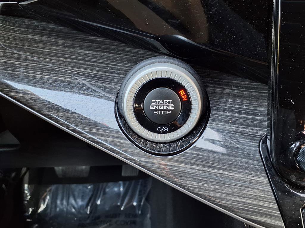 Used 2022 Jeep Wagoneer Series III w/ Rear Seat Video Group 1 image 14