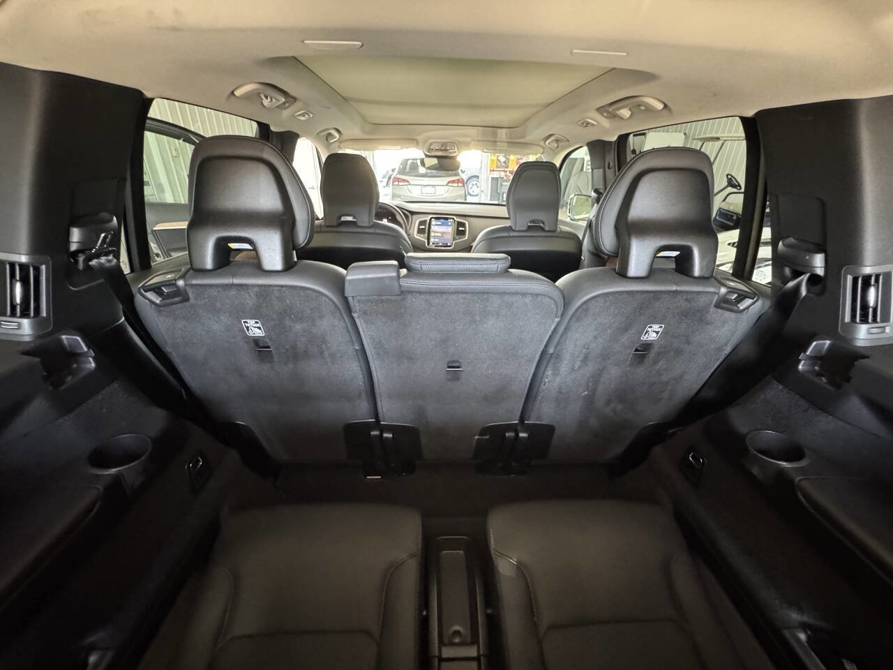 Used 2024 Volvo XC90 B6 Core w/ Protection Package Premier image 34