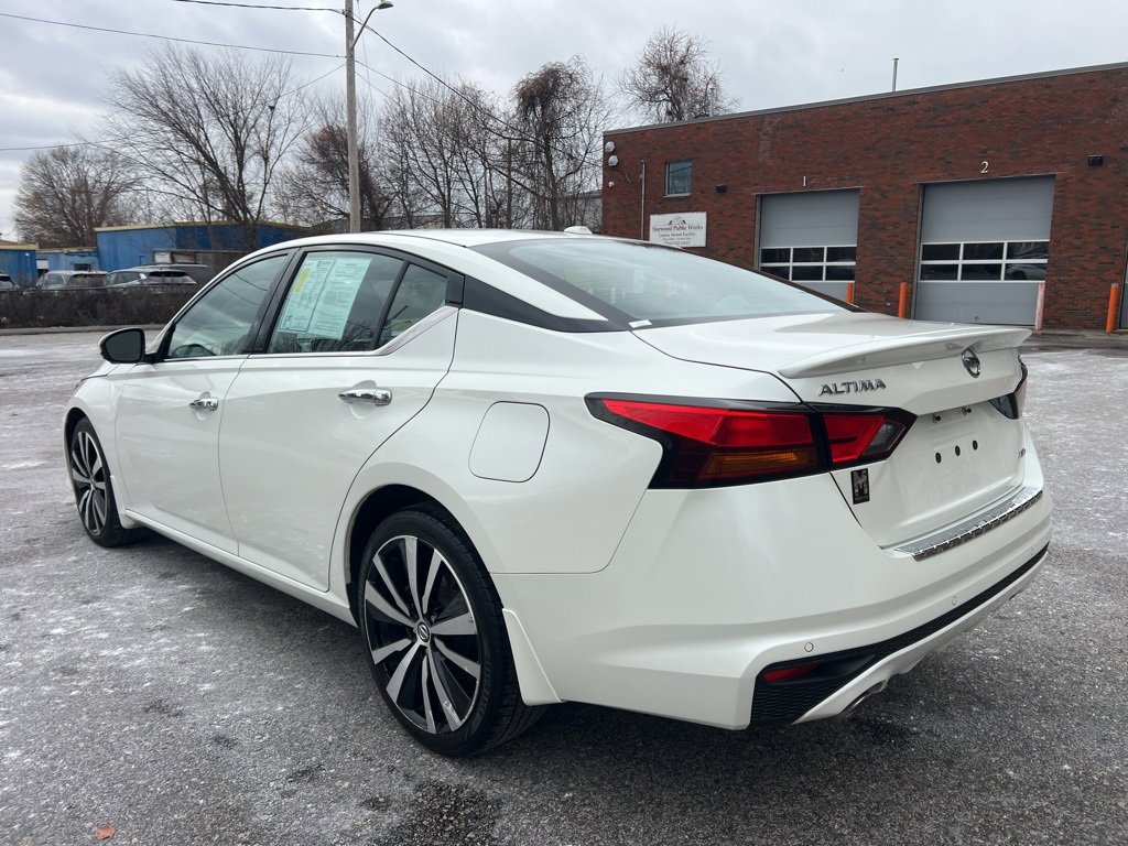 Used 2019 Nissan Altima 2.5 Platinum image 3