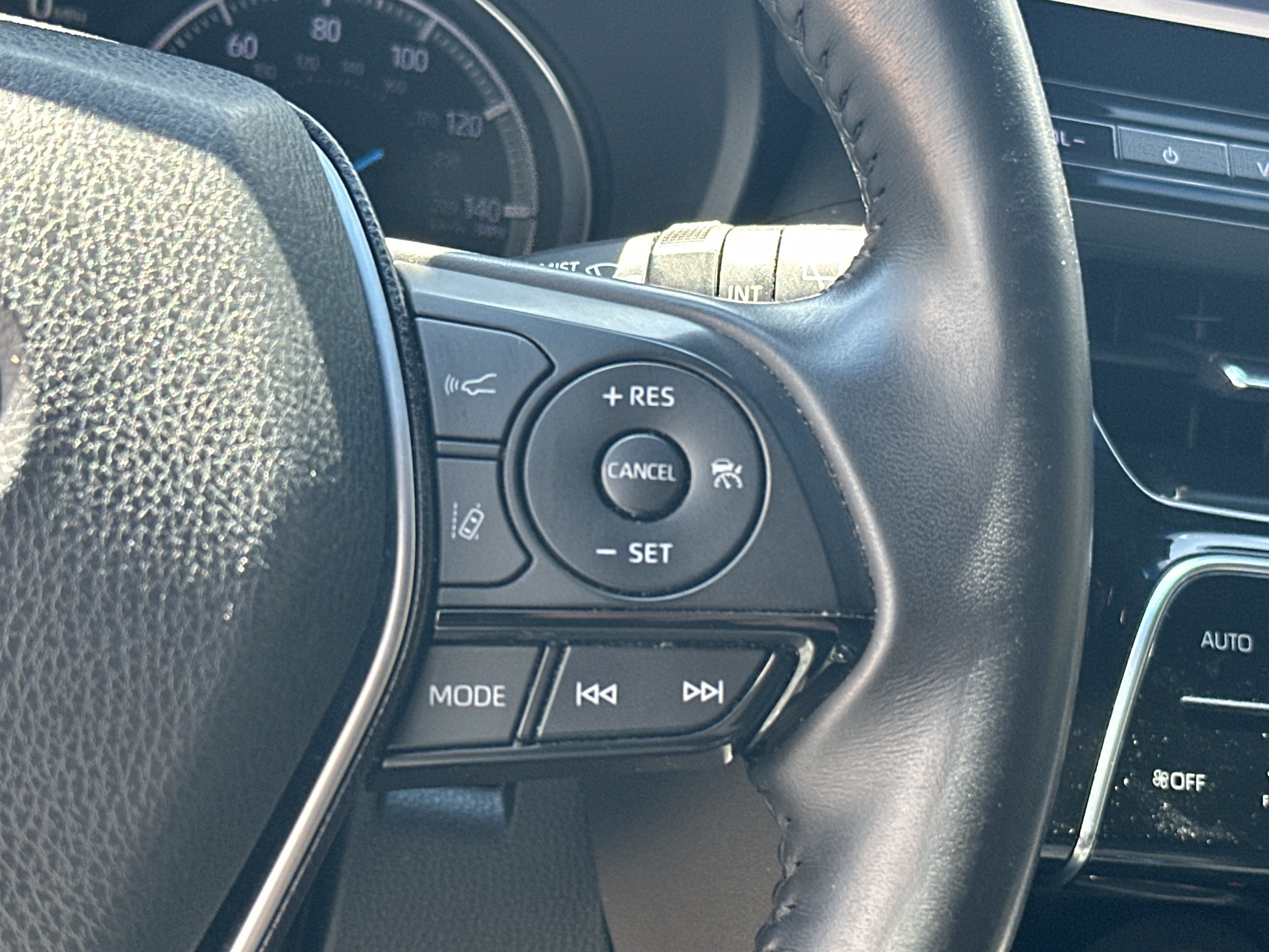 Used 2023 Toyota Venza XLE AWD/4WD image 19