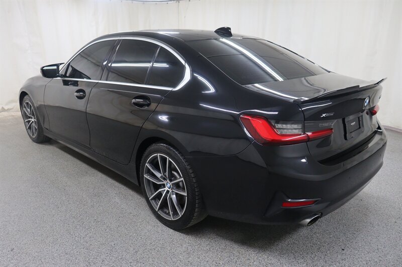 Used 2019 BMW 330i xDrive Sedan w/ Convenience Package AWD/4WD image 5