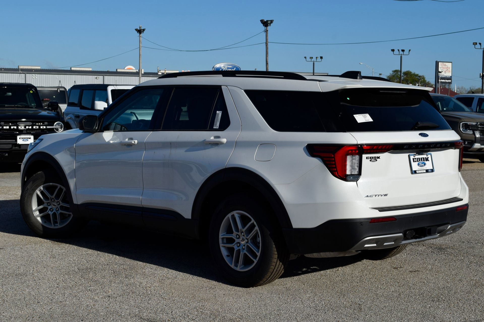 New 2026 Ford Explorer Active w/ Active Comfort Package image 4