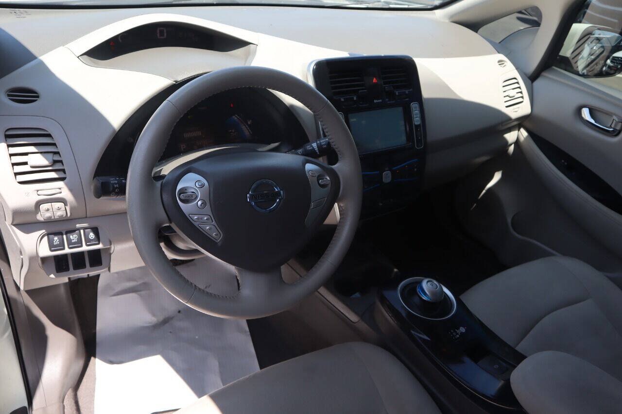 Used 2012 Nissan Leaf SL FWD image 10