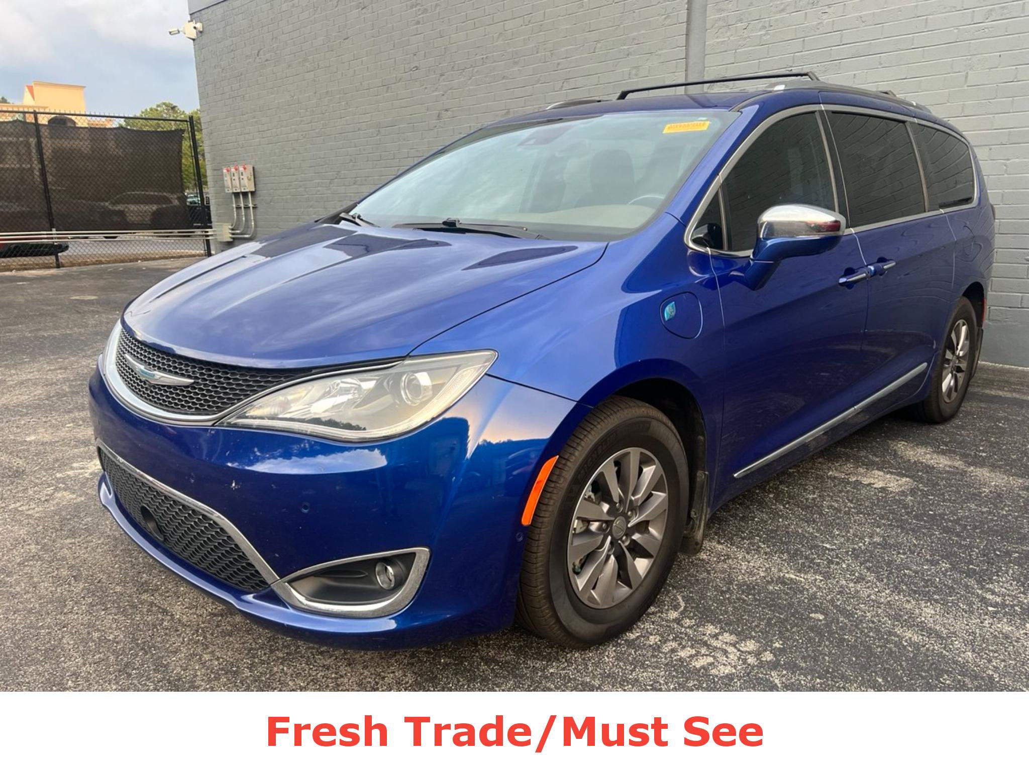 Used 2020 Chrysler Pacifica Limited w/ Advanced Safetytec Group