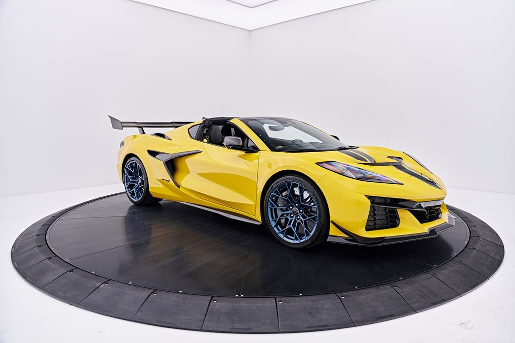 Used 2026 Chevrolet Corvette ZR1 w/ ZR1 Carbon Fiber Aero Package RWD image 25
