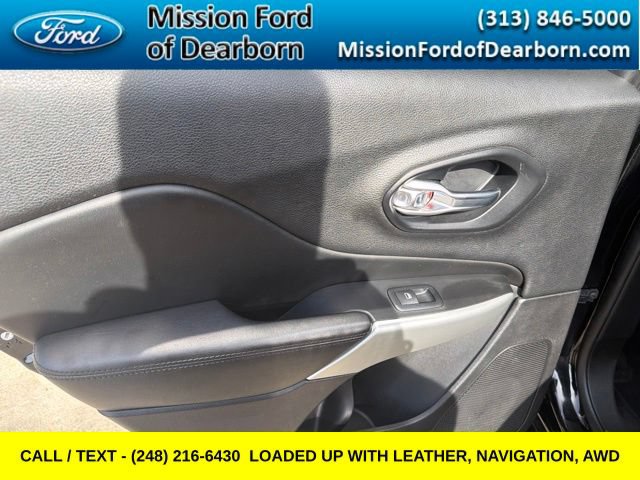 Used 2018 Jeep Cherokee Overland AWD/4WD image 14