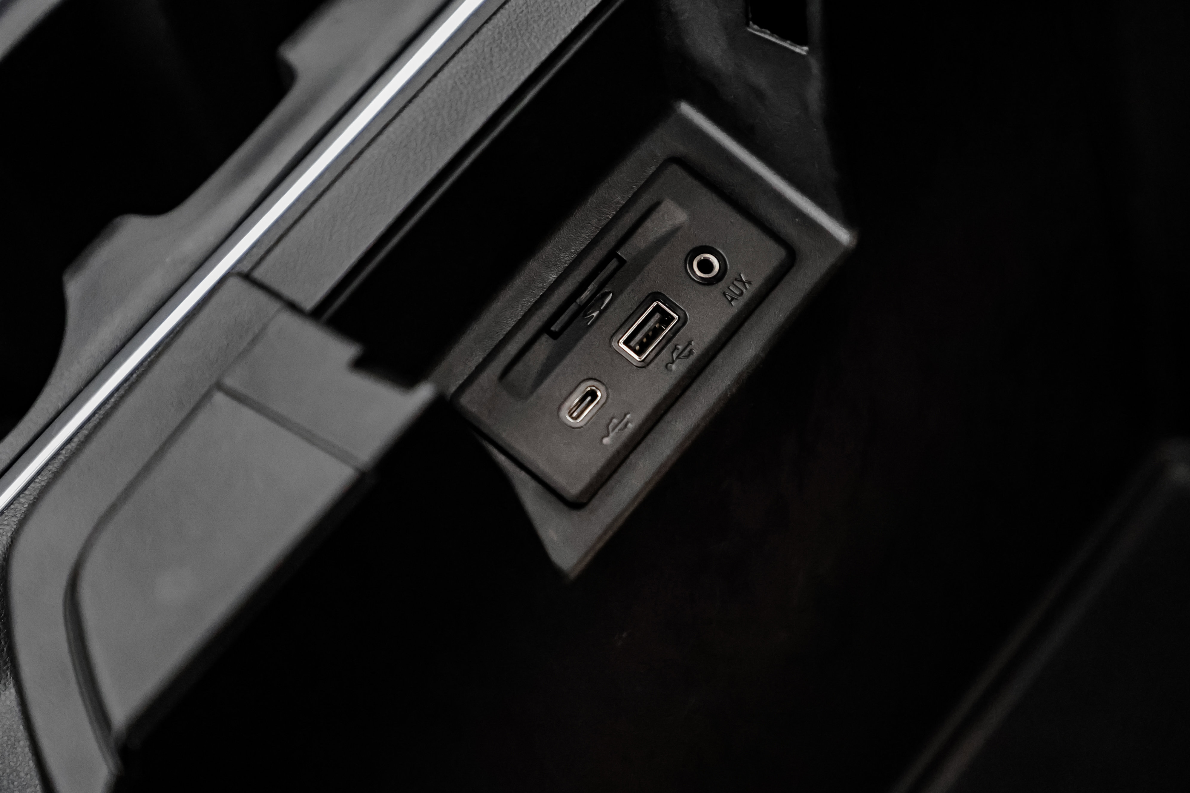 Used 2019 Chevrolet Silverado 1500 High Country w/ Technology Package image 33