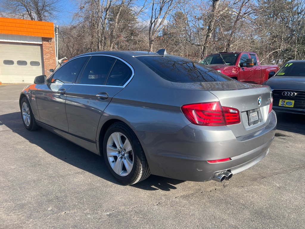 Used 2011 BMW 528i Sedan RWD image 3