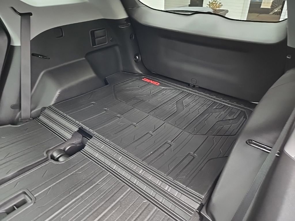 Used 2021 GMC Terrain SLT w/ LPO, Floor Liner Package image 48