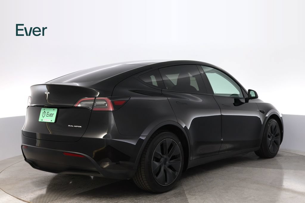 Used 2025 Tesla Model Y Long Range AWD/4WD image 3
