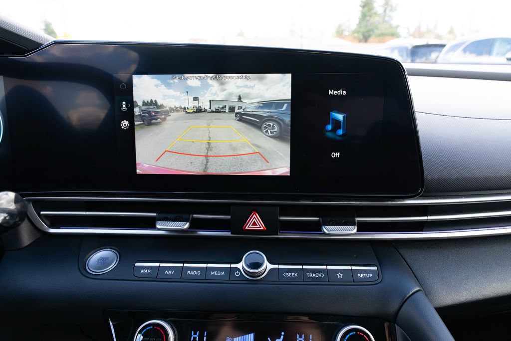 Used 2024 Hyundai Elantra SEL FWD image 15