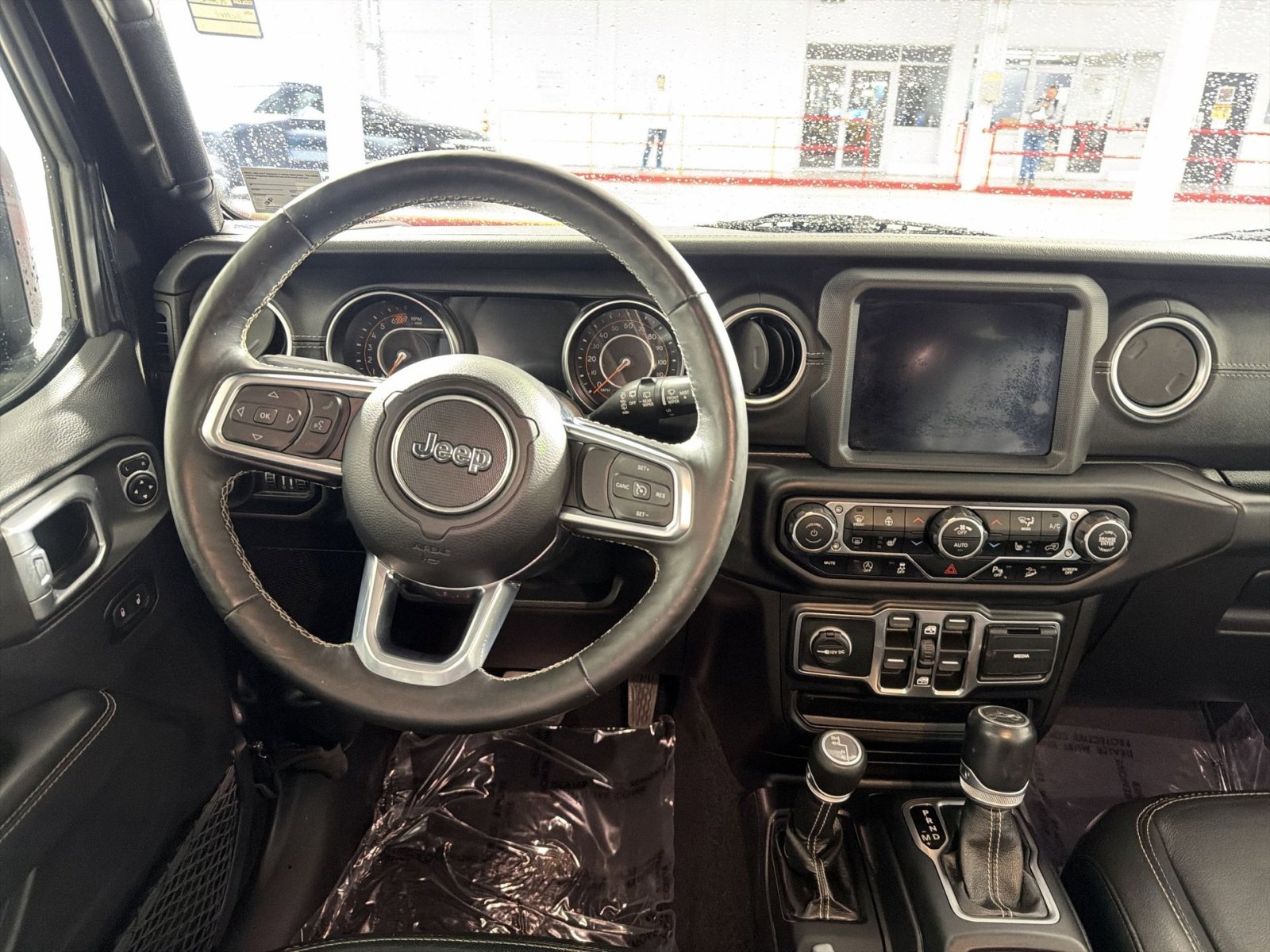 Used 2020 Jeep Wrangler Unlimited Sahara image 16