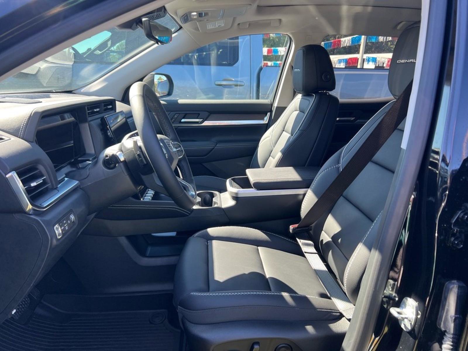 New 2026 GMC Terrain Denali w/ LPO, Floor Liner Package image 23
